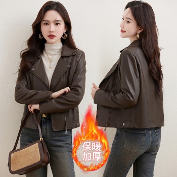 Brown velvet thickened leather jacket for women 2023 winter new small quarter motorcycle short top jacket